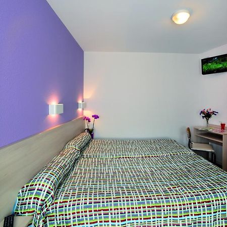Hotel Saint Contard ลูร์ด ภายนอก รูปภาพ