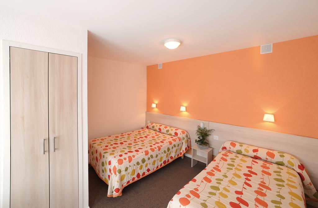 Hotel Saint Contard ลูร์ด ภายนอก รูปภาพ